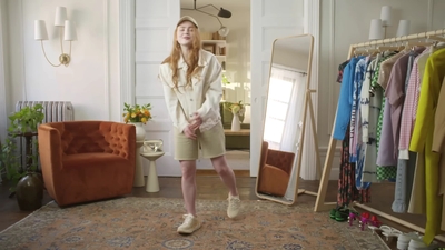 2022-05-26_-_Vogue_Magazine_-_7_Days_7_Looks_long_video_mp42052.jpg