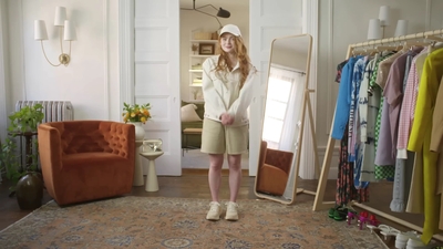 2022-05-26_-_Vogue_Magazine_-_7_Days_7_Looks_long_video_mp42083.jpg