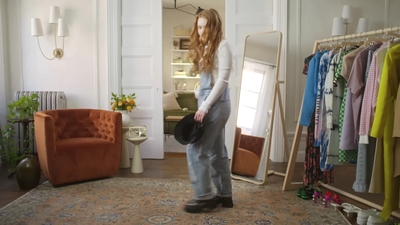 2022-05-26_-_Vogue_Magazine_-_7_Days_7_Looks_long_video_mp42089.jpg