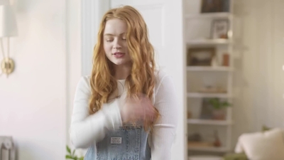 2022-05-26_-_Vogue_Magazine_-_7_Days_7_Looks_long_video_mp42102.jpg