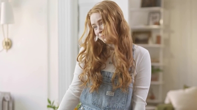 2022-05-26_-_Vogue_Magazine_-_7_Days_7_Looks_long_video_mp42116.jpg