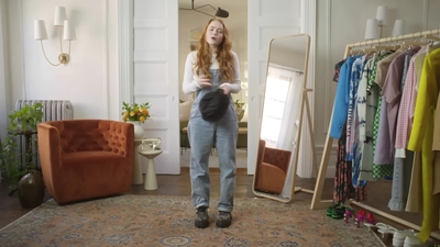 2022-05-26_-_Vogue_Magazine_-_7_Days_7_Looks_long_video_mp42121.jpg