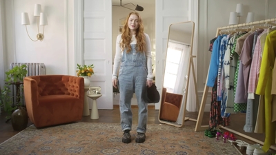 2022-05-26_-_Vogue_Magazine_-_7_Days_7_Looks_long_video_mp42124.jpg