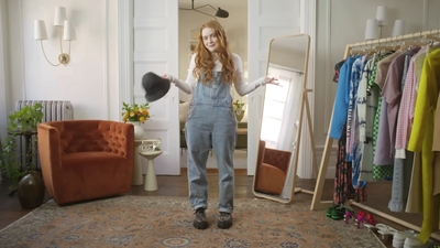 2022-05-26_-_Vogue_Magazine_-_7_Days_7_Looks_long_video_mp42136.jpg