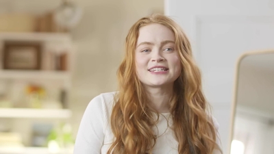 2022-05-26_-_Vogue_Magazine_-_7_Days_7_Looks_long_video_mp42145.jpg