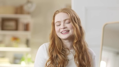 2022-05-26_-_Vogue_Magazine_-_7_Days_7_Looks_long_video_mp42147.jpg