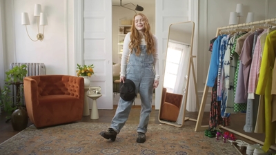 2022-05-26_-_Vogue_Magazine_-_7_Days_7_Looks_long_video_mp42148.jpg