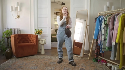 2022-05-26_-_Vogue_Magazine_-_7_Days_7_Looks_long_video_mp42157.jpg