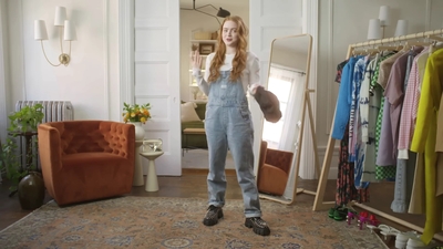 2022-05-26_-_Vogue_Magazine_-_7_Days_7_Looks_long_video_mp42158.jpg