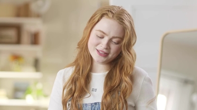 2022-05-26_-_Vogue_Magazine_-_7_Days_7_Looks_long_video_mp42162.jpg
