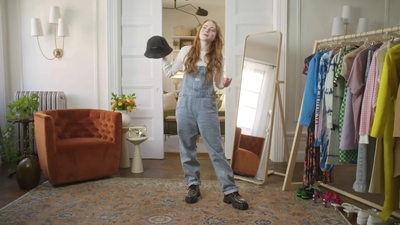 2022-05-26_-_Vogue_Magazine_-_7_Days_7_Looks_long_video_mp42167.jpg