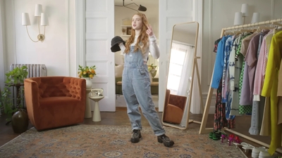 2022-05-26_-_Vogue_Magazine_-_7_Days_7_Looks_long_video_mp42168.jpg
