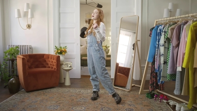 2022-05-26_-_Vogue_Magazine_-_7_Days_7_Looks_long_video_mp42169.jpg