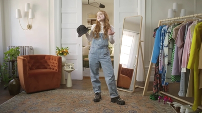 2022-05-26_-_Vogue_Magazine_-_7_Days_7_Looks_long_video_mp42170.jpg