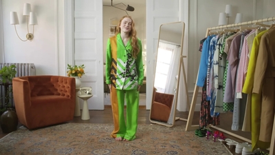 2022-05-26_-_Vogue_Magazine_-_7_Days_7_Looks_long_video_mp42194.jpg