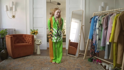 2022-05-26_-_Vogue_Magazine_-_7_Days_7_Looks_long_video_mp42196.jpg