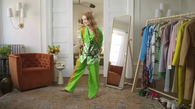 2022-05-26_-_Vogue_Magazine_-_7_Days_7_Looks_long_video_mp42198.jpg