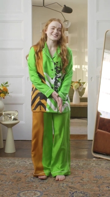 2022-05-26_-_Vogue_Magazine_-_7_Days_7_Looks_mp40021.jpg
