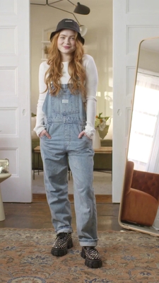 2022-05-26_-_Vogue_Magazine_-_7_Days_7_Looks_mp40034.jpg