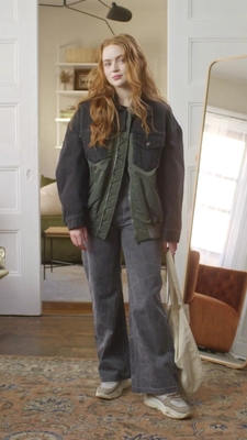 2022-05-26_-_Vogue_Magazine_-_7_Days_7_Looks_mp40038.jpg