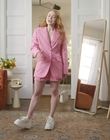 2022-05-26_-_Vogue_Magazine_-_7_Days_7_Looks_long_video_mp41722.jpg