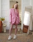 2022-05-26_-_Vogue_Magazine_-_7_Days_7_Looks_long_video_mp41726.jpg