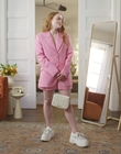 2022-05-26_-_Vogue_Magazine_-_7_Days_7_Looks_long_video_mp41741.jpg