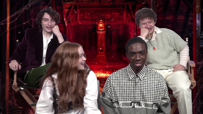 2022-05-27_-_MTV_News_-_Stranger_Things_Cast_on_Their_Favorite_S4_BTS_Moments_mp43435.jpg
