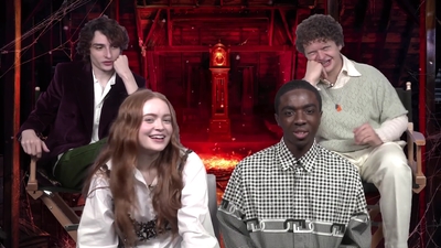 2022-05-27_-_MTV_News_-_Stranger_Things_Cast_on_Their_Favorite_S4_BTS_Moments_mp43436.jpg