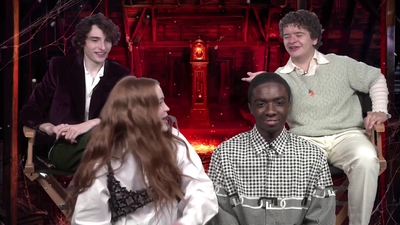 2022-05-27_-_MTV_News_-_Stranger_Things_Cast_on_Their_Favorite_S4_BTS_Moments_mp43455.jpg