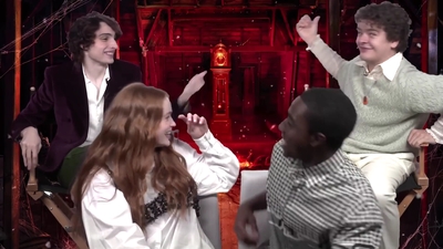 2022-05-27_-_MTV_News_-_Stranger_Things_Cast_on_Their_Favorite_S4_BTS_Moments_mp43459.jpg