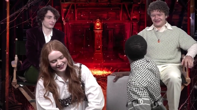 2022-05-27_-_MTV_News_-_Stranger_Things_Cast_on_Their_Favorite_S4_BTS_Moments_mp43462.jpg