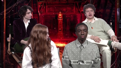 2022-05-27_-_MTV_News_-_Stranger_Things_Cast_on_Their_Favorite_S4_BTS_Moments_mp43482.jpg