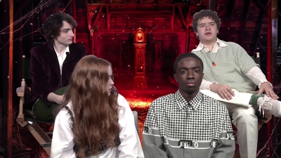 2022-05-27_-_MTV_News_-_Stranger_Things_Cast_on_Their_Favorite_S4_BTS_Moments_mp43483.jpg
