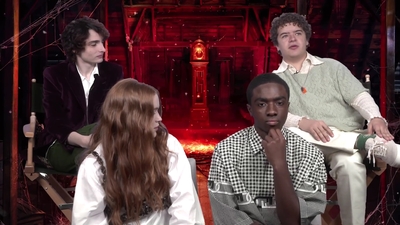 2022-05-27_-_MTV_News_-_Stranger_Things_Cast_on_Their_Favorite_S4_BTS_Moments_mp43484.jpg