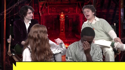 2022-05-27_-_MTV_News_-_Stranger_Things_Cast_on_Their_Favorite_S4_BTS_Moments_mp43489.jpg