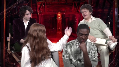 2022-05-27_-_MTV_News_-_Stranger_Things_Cast_on_Their_Favorite_S4_BTS_Moments_mp43493.jpg