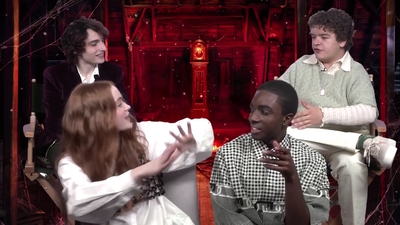 2022-05-27_-_MTV_News_-_Stranger_Things_Cast_on_Their_Favorite_S4_BTS_Moments_mp43501.jpg