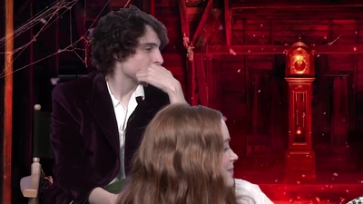 2022-05-27_-_MTV_News_-_Stranger_Things_Cast_on_Their_Favorite_S4_BTS_Moments_mp43511.jpg