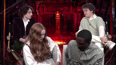 2022-05-27_-_MTV_News_-_Stranger_Things_Cast_on_Their_Favorite_S4_BTS_Moments_mp43514.jpg