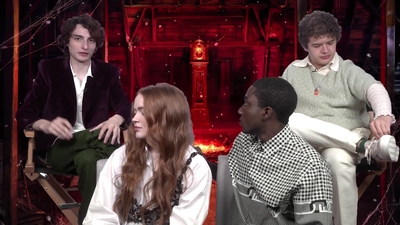 2022-05-27_-_MTV_News_-_Stranger_Things_Cast_on_Their_Favorite_S4_BTS_Moments_mp43535.jpg