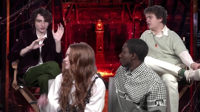 2022-05-27_-_MTV_News_-_Stranger_Things_Cast_on_Their_Favorite_S4_BTS_Moments_mp43544.jpg
