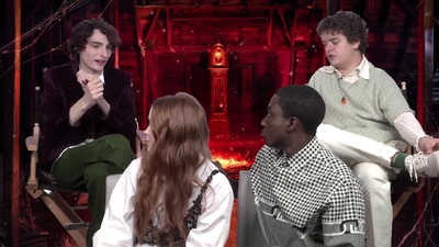 2022-05-27_-_MTV_News_-_Stranger_Things_Cast_on_Their_Favorite_S4_BTS_Moments_mp43546.jpg