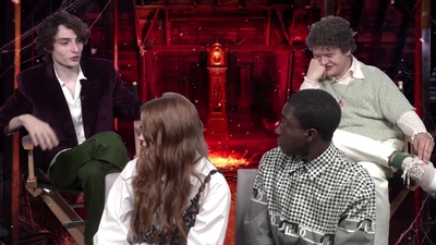 2022-05-27_-_MTV_News_-_Stranger_Things_Cast_on_Their_Favorite_S4_BTS_Moments_mp43569.jpg