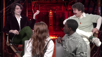 2022-05-27_-_MTV_News_-_Stranger_Things_Cast_on_Their_Favorite_S4_BTS_Moments_mp43598.jpg