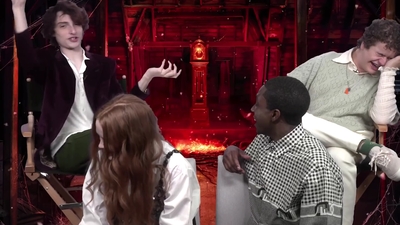 2022-05-27_-_MTV_News_-_Stranger_Things_Cast_on_Their_Favorite_S4_BTS_Moments_mp43603.jpg