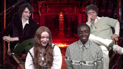 2022-05-27_-_MTV_News_-_Stranger_Things_Cast_on_Their_Favorite_S4_BTS_Moments_mp43628.jpg