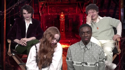 2022-05-27_-_MTV_News_-_Stranger_Things_Cast_on_Their_Favorite_S4_BTS_Moments_mp43637.jpg
