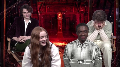 2022-05-27_-_MTV_News_-_Stranger_Things_Cast_on_Their_Favorite_S4_BTS_Moments_mp43645.jpg