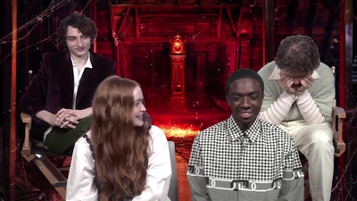 2022-05-27_-_MTV_News_-_Stranger_Things_Cast_on_Their_Favorite_S4_BTS_Moments_mp43646.jpg